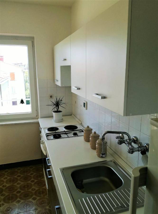 Leona Apartment